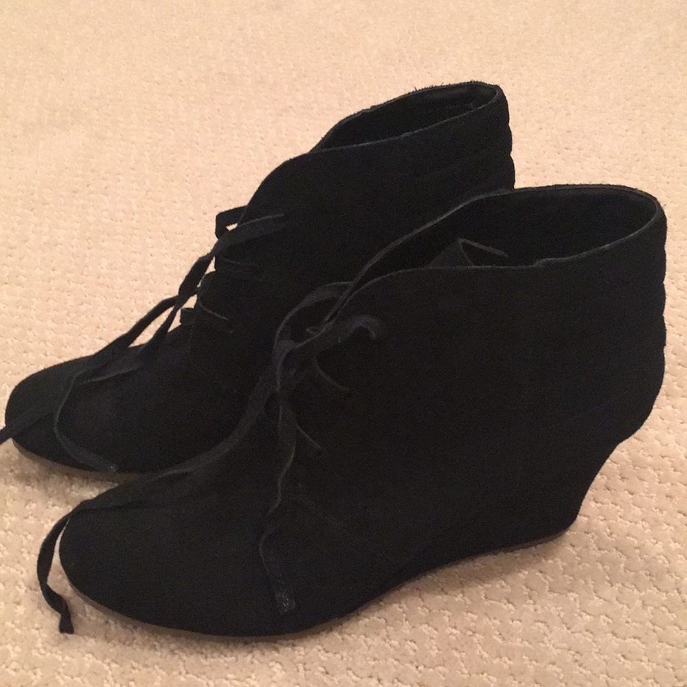 Dolce Vita Black Booties